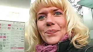 Streetcasting in Deutschland - Anna die Geile Fotze!