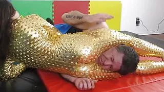 Bella s Golden Squeeze - Headscissor Mixed Wrestling