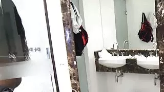 Solo latina tranny spreading her buttcheeks