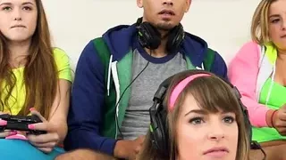 Gamergirls dominating black dick in fourway