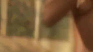 Indian babe dance seductively to arouse her lover.