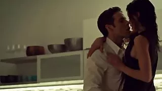 Tatiana Maslany - Orphan Black s01e01 (2013)