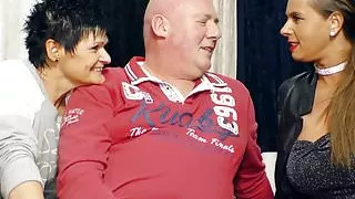 Papa bekommt Dreier zum Geburtstag mit Mutti und Teeny