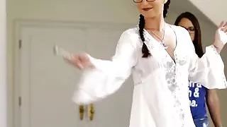 Alice makes love to Aphrodite