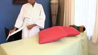 Sexy Thai girl fucks masseur