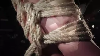 Home Körperliche Bestrafung für Teenager Sub Mädchen trainiert zu gefallen