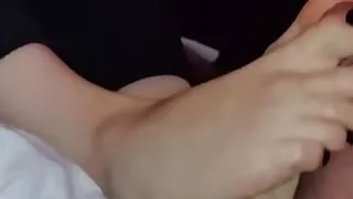 Wife Footjob w Cumshot