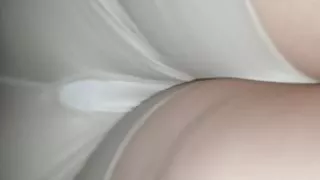 Bajo la falda escaleras