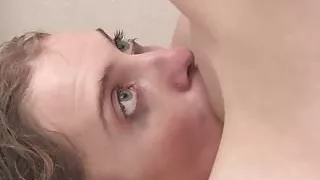 Amateur Aussie lesbians make out at the hotel