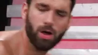 Deepthroat und Deep Anal Show für tiefes Vergnügen