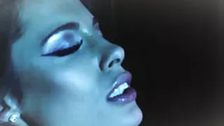 Gorgeous Babe has a Hot Fantasy