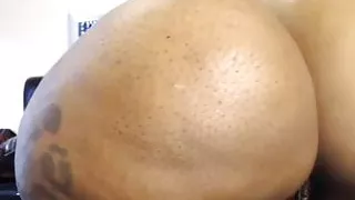 take those jeans off that bootay