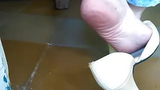 Meus pezinhos em Peep Toe bem usadinho