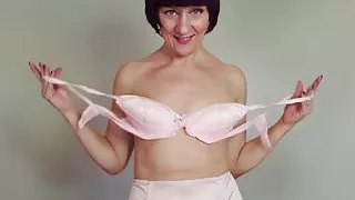 Mature mom next door makes solo