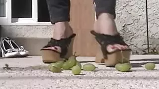 Bare toes in high heels, stomping