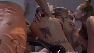 2 Whores get Fucked in prison