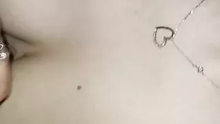 Auf die Titten gespritzt