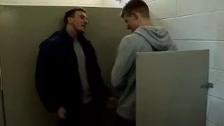 NextDoorBuddies Tom Faulk Exposes Cock in Public