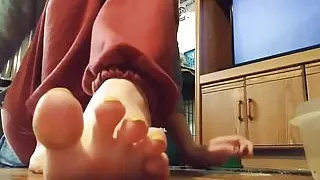 How to make your feet art