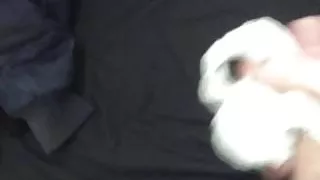 Das Höschen der Freundin meines Bruders zum Wichsen benutzen