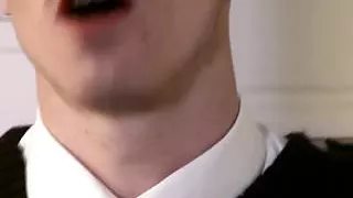 Britischer Bürotrottel ohne Sattel und mit Sperma