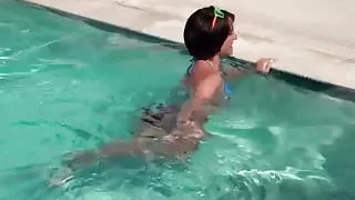 Dieser romantische Abend beinhaltet ein Analvideo mit Evelyn