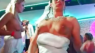 Hottie babes fucking in the club