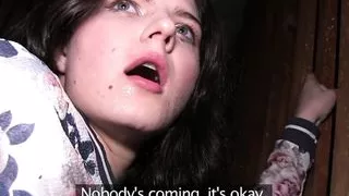 Public Agent Italiener liebt es, Schwänze in der Öffentlichkeit zu lutschen und zu reiten