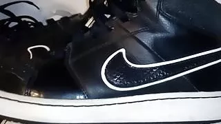 Cum on Black Nike Backboard II wmns