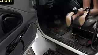 Real bigtitted towtruck babe sucks and rides