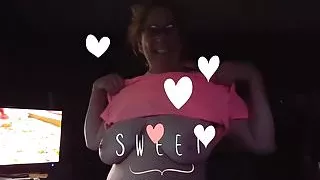 Gudgirl Shows Her Tits