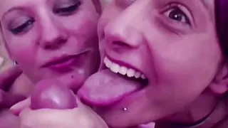 Teeny erwischt ihn mit der kleinen Putze und fickt mit