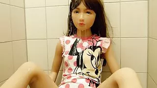 Laura's first real cum bukkake session