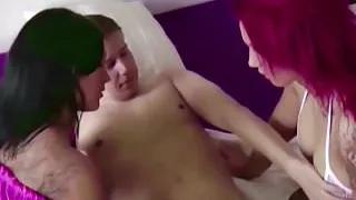 Freier darf 2 Mega Geile Huren Teens in Hamburg ficken