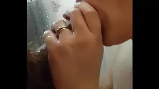 Pipe sous la douche!!