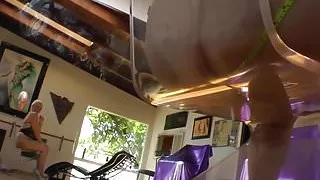 Roundass babe spreads her bigass