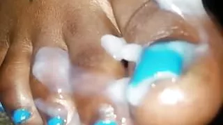 ebony toes cumshot