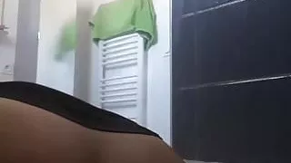 Dildo in fica con vista culo xx