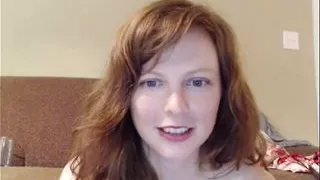 This redhead is so CUTE!