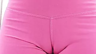 Amazing Body Teen BIG ASS Yoga Pants CAMELTOE Gaping Pussy