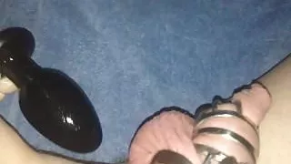 Using inflatable butt plug to fill sissy ass