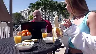 Mofos - I Know That Girl - Spinner Gets Wet Pussy Banged sta