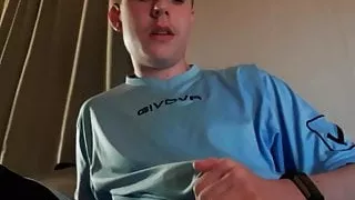 Junge Wichser in Sportkleidung