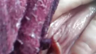 Versaute Muschi nach der Abfüllung durch ihren Stier