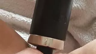 Can Candi's cunt take the whole head of the Doxy wand?