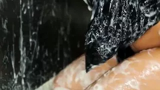 Cockriding glam babe creampied at gloryhole