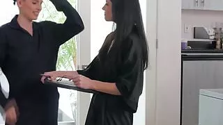 Busty les courier gets seduced by a milf