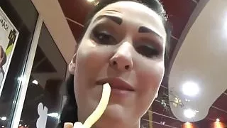 Vuoi la maionese sulle patatine???