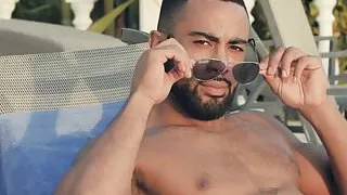 Babes - Black is Better - Swooning in the Sun starring Stall