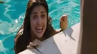 Salma Desnuda en piscina.mp4
